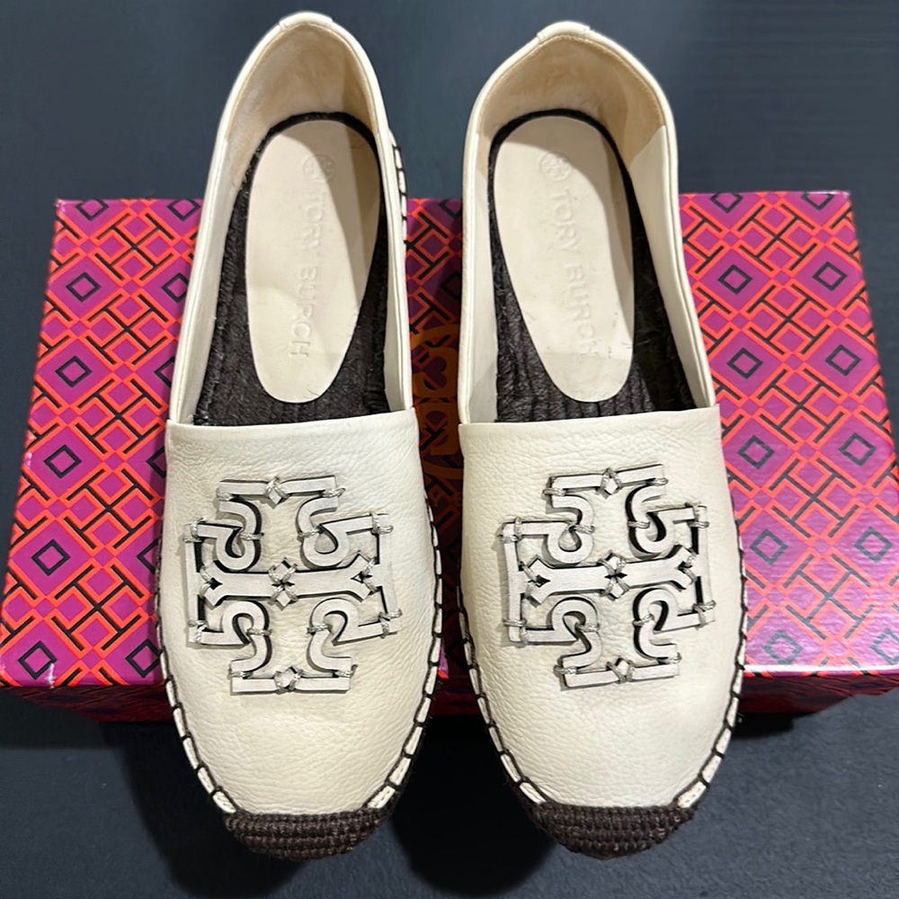 Brand new with box size 7.5